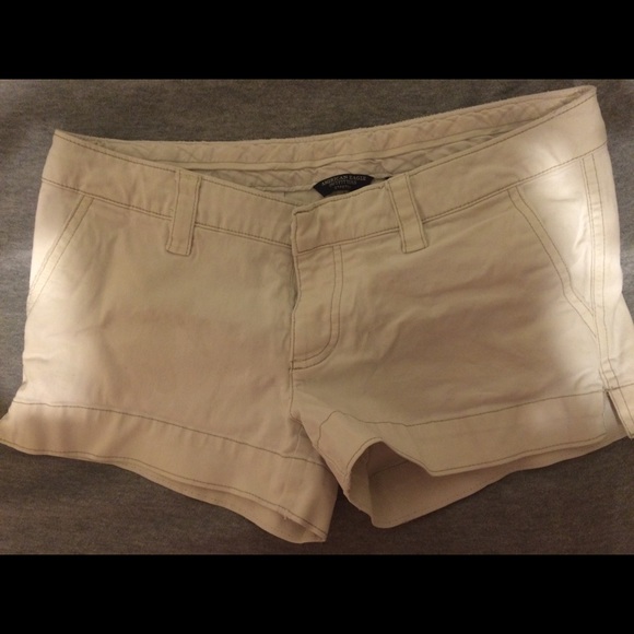 American eagle khaki shorts