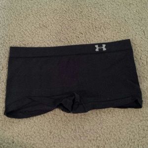 Under Armour spendex shorts