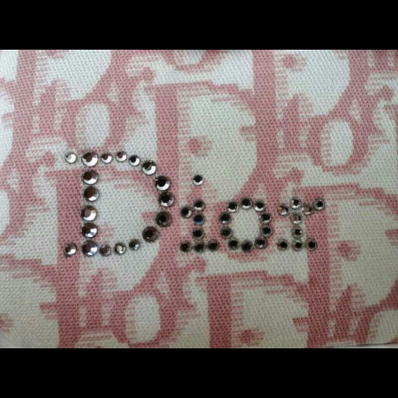 Christian Dior 'Girly' Reporter - Picture 3 of 4