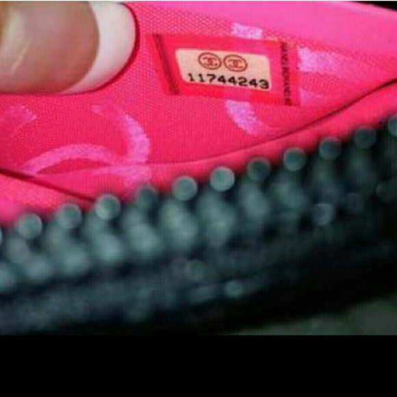 Chanel Cambon Zippy Wallet Clutch - Picture 3 of 4