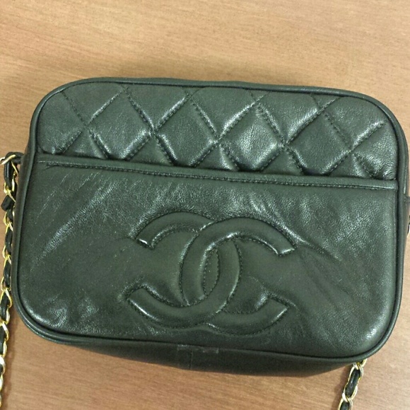 gold chain crossbody purse