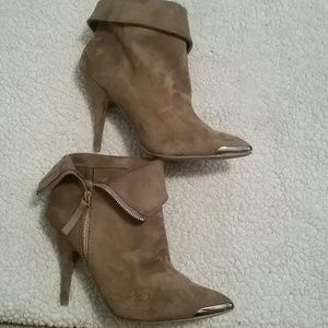 Heel boots
