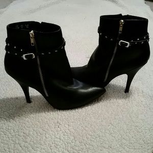 Heel boots