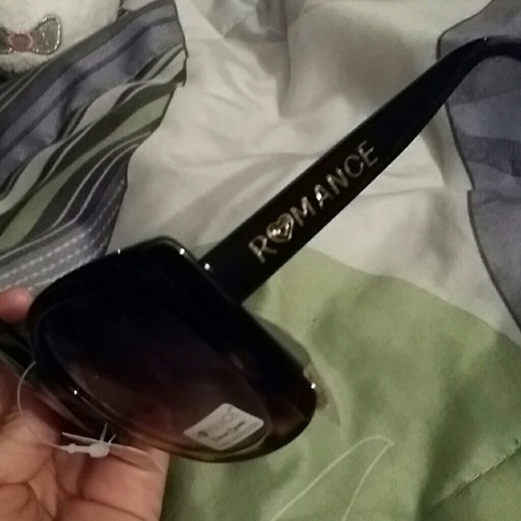 shades - Picture 2 of 3