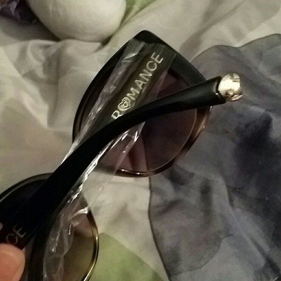 shades - Picture 3 of 3