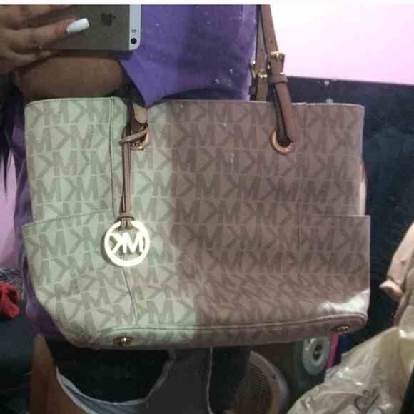 Authentic Michael kors purse - Picture 2 of 4