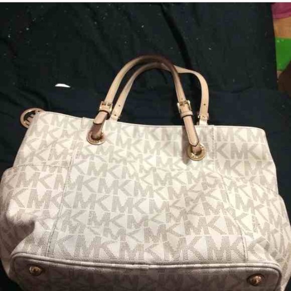 Authentic Michael kors purse - Picture 3 of 4