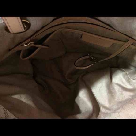 Authentic Michael kors purse - Picture 4 of 4