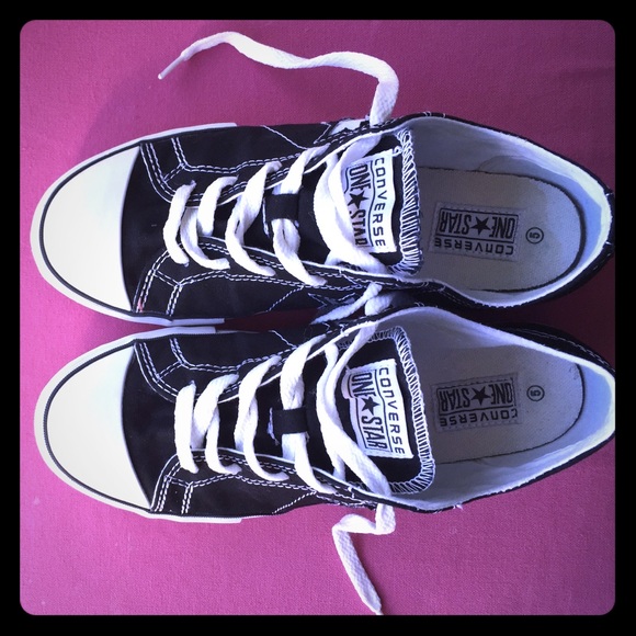 Black one star Converse