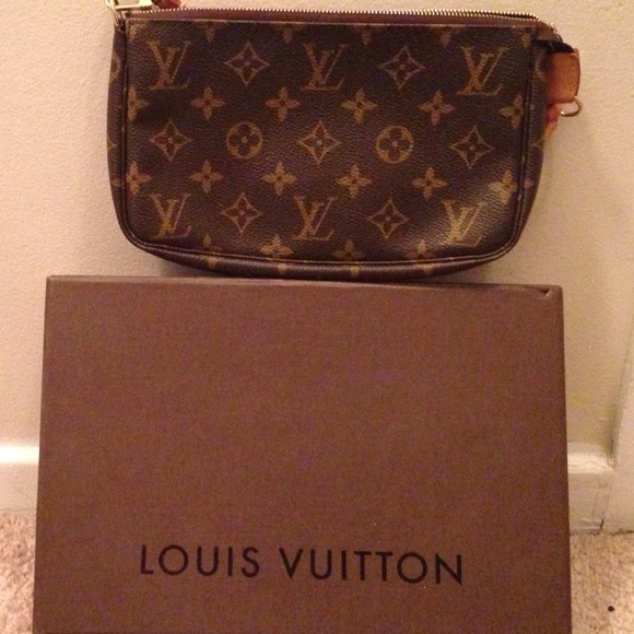 Louis Vuitton Clutch