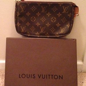 Louis Vuitton Clutch