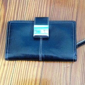 Kenneth Cole Reaction black leather wallet