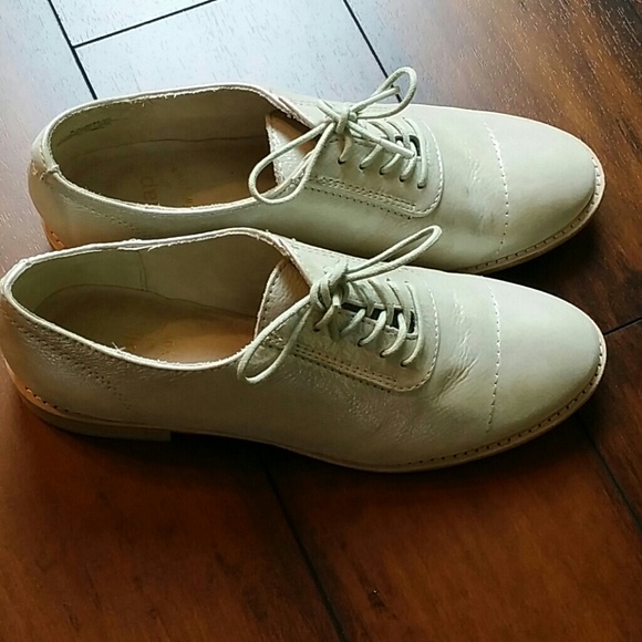 GAP Leather Metallic Champagne Oxford Shoes Size 8