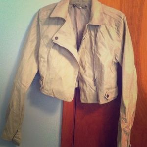 Beige crinkles leather jacket