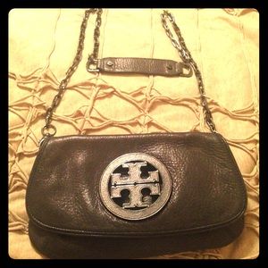 ??Tory Burch Logo Clutch??