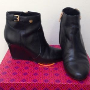 TORYBURCH WEDGE BOOTIE