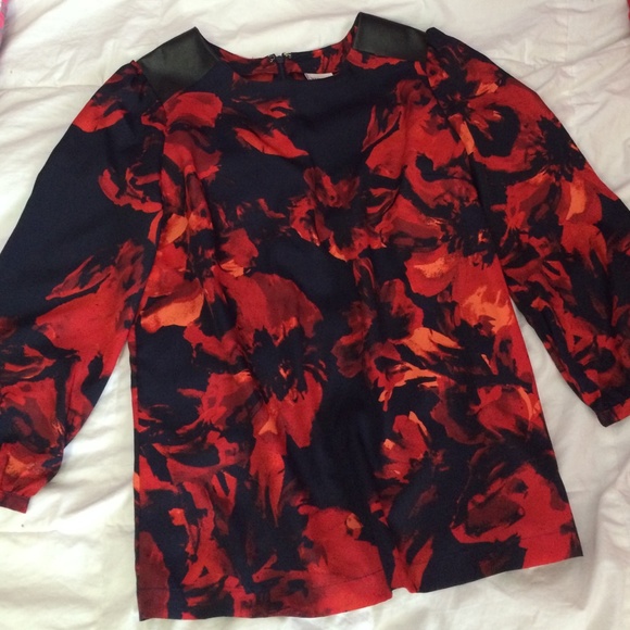 Classy, silk flower top