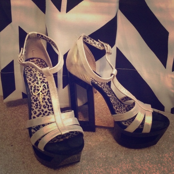 Jessica Simpson black and gold heels