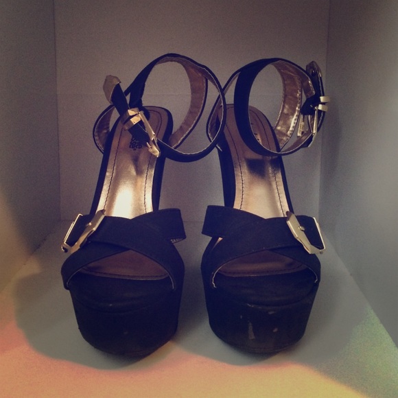 Charlotte Russe black and gold wedges
