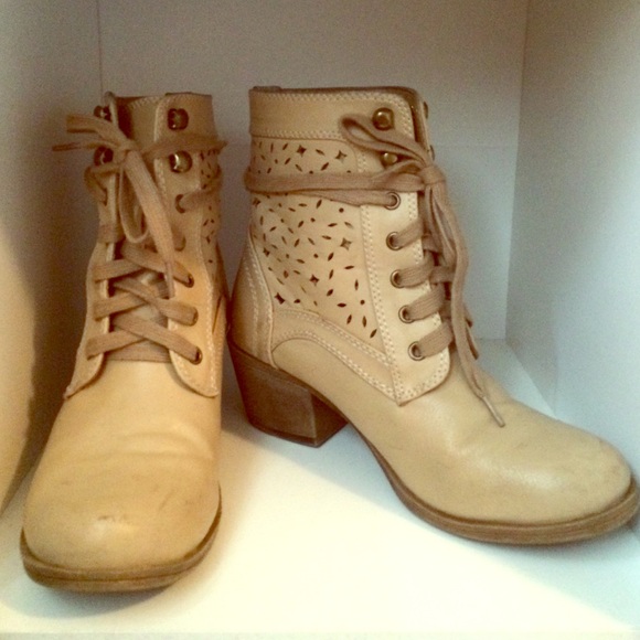 Booties! 🌻