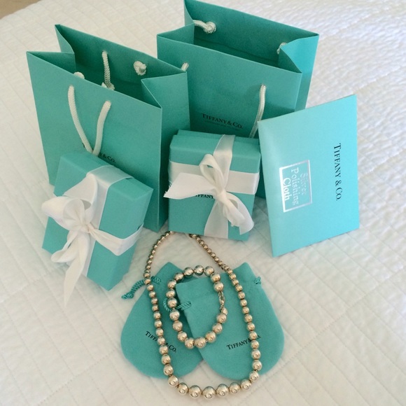 Tiffany & Co. Graduated Beads matching set - Picture 3 of 4