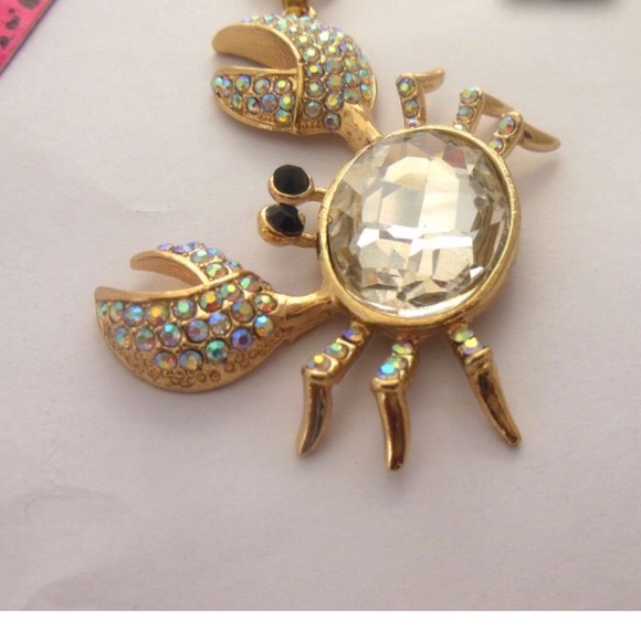 NWOT GC sparkling white crystal necklace crab - Picture 3 of 4