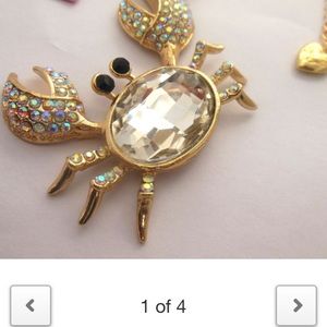 NWOT GC sparkling white crystal necklace crab