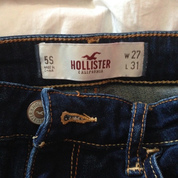 ⛔️⛔️SOLD ON Ⓜ️ercari ⛔️⛔️Hollister Dark Wash Jeans - Picture 2 of 4