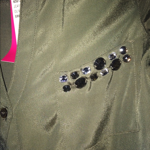 💜🎉HP 4-19🎉💜NWT button-down top size small - Picture 2 of 4