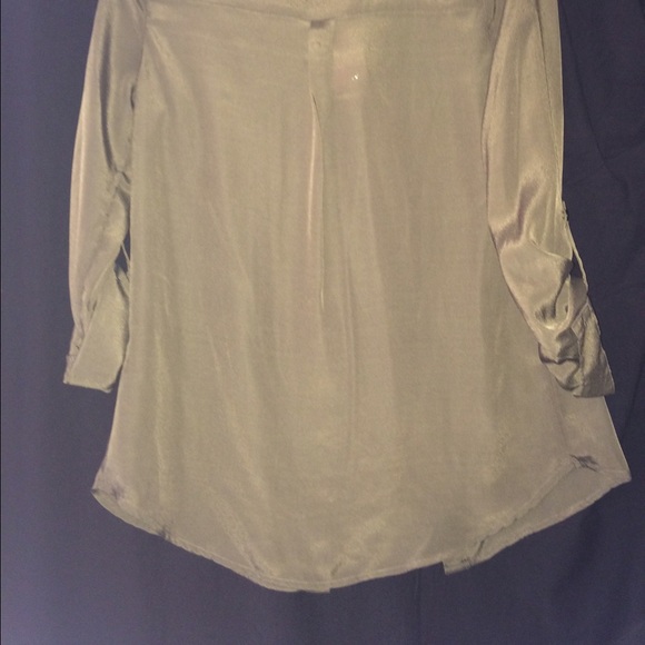 💜🎉HP 4-19🎉💜NWT button-down top size small - Picture 4 of 4