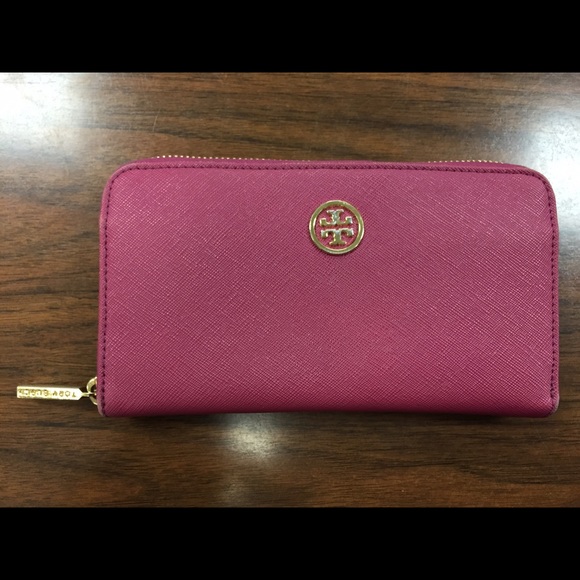 Tory burch continental wallet