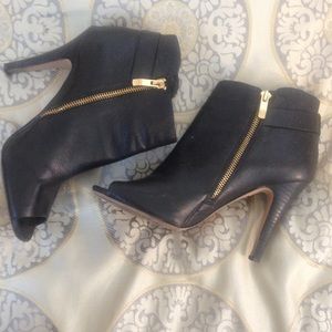 Vince Camuto black leather heels