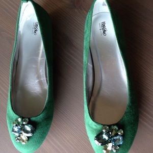 Mossimo green rhinestone flats size 8