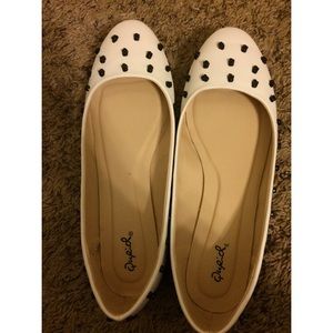 ⭕️REDUCED⭕️Studded Black and White Flats