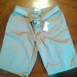 Knee length kaki shorts