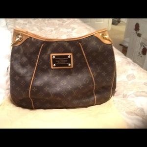 Louis Vuitton Galliera