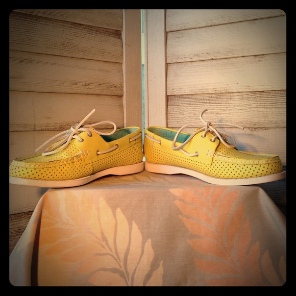 G.H. Bass&Co boat shoes