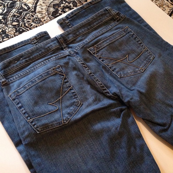 ✨HP✨Kenneth Cole Flare Jeans - Picture 2 of 3