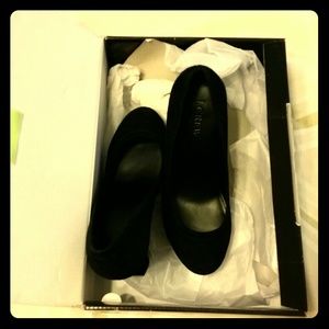Jcrew size 5 black pumps. New in box!