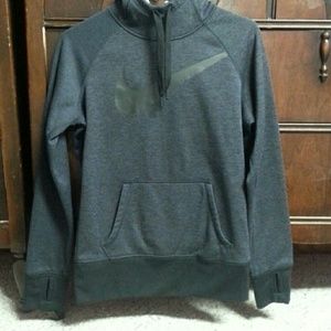 Nike therma-fit sweatshirt