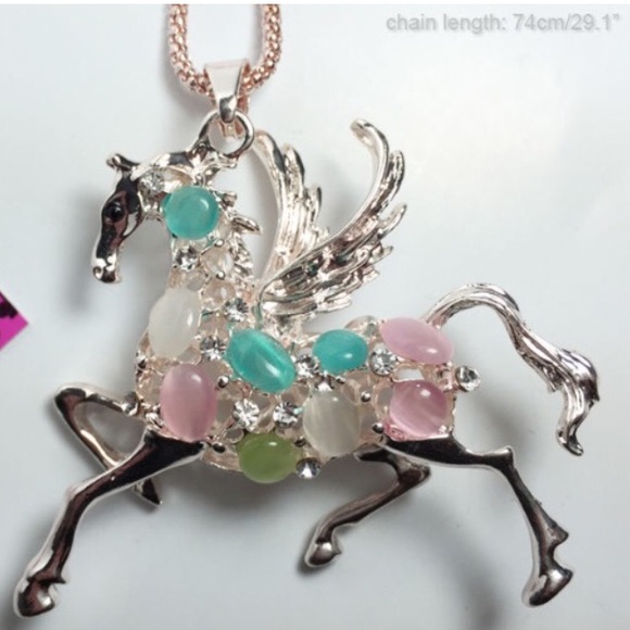 NWOTGCCrystalAngelWingHorseColorPendant Necklace - Picture 2 of 2