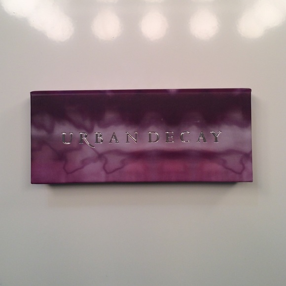 Urban Decay mini eyeshadow palette