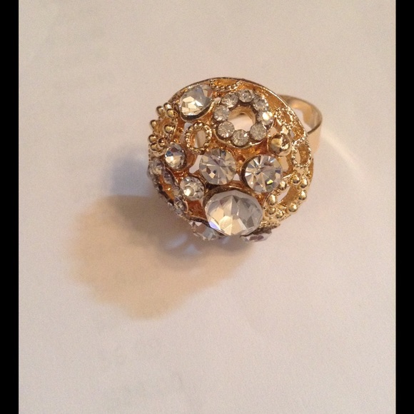 ‼️Last One‼️Sparkly dome ring - Picture 2 of 2