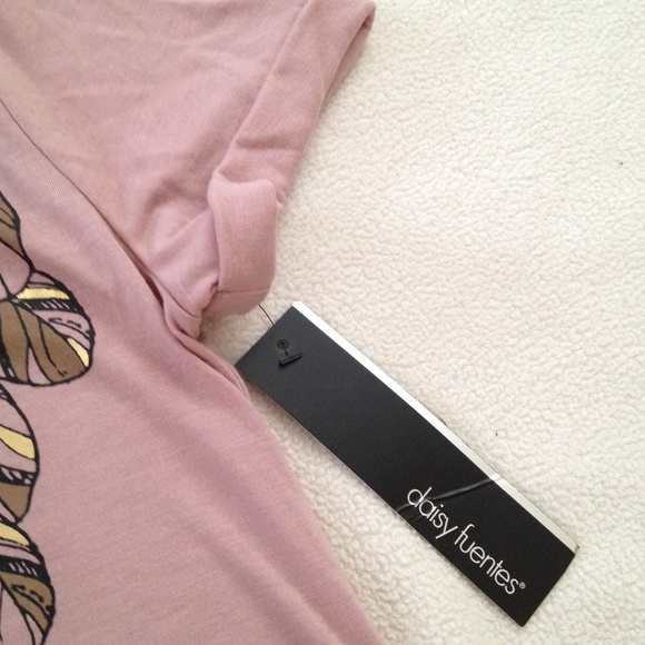 Daisy Fuentes metallic feather pink shirt top - Picture 3 of 4
