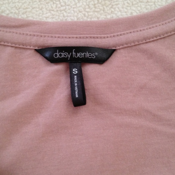 Daisy Fuentes metallic feather pink shirt top - Picture 4 of 4
