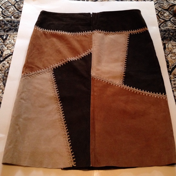 ✨HP✨Gorgeous Leather Skirt - Picture 2 of 4