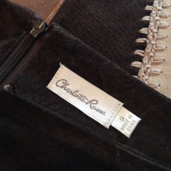 ✨HP✨Gorgeous Leather Skirt - Picture 3 of 4