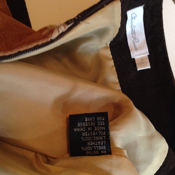 ✨HP✨Gorgeous Leather Skirt - Picture 4 of 4