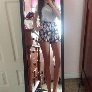 Flow sunflower shorts