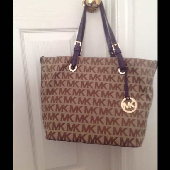 Michael Kors Classic convertible tote